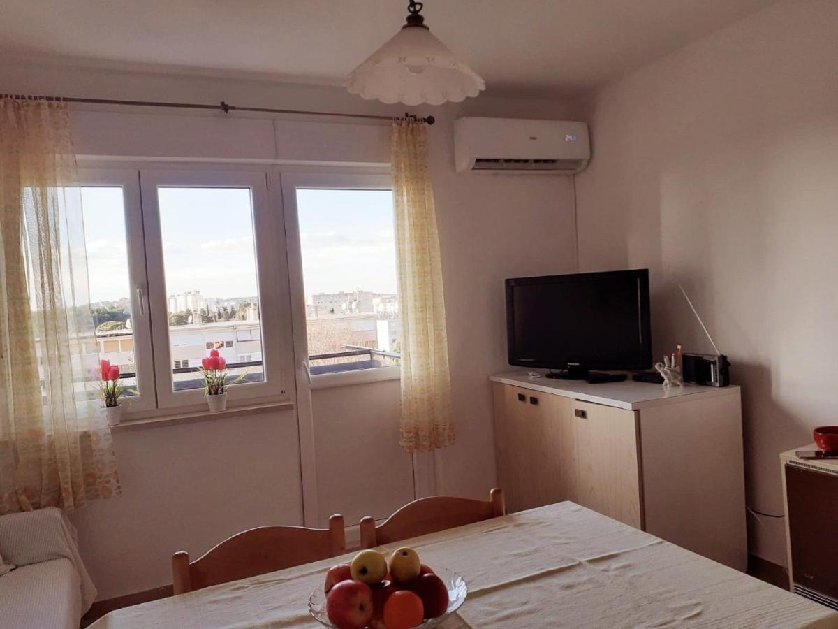 Ferienwohnung Nada 5 - Apartman S Pogledom Na More Pula Exterior foto