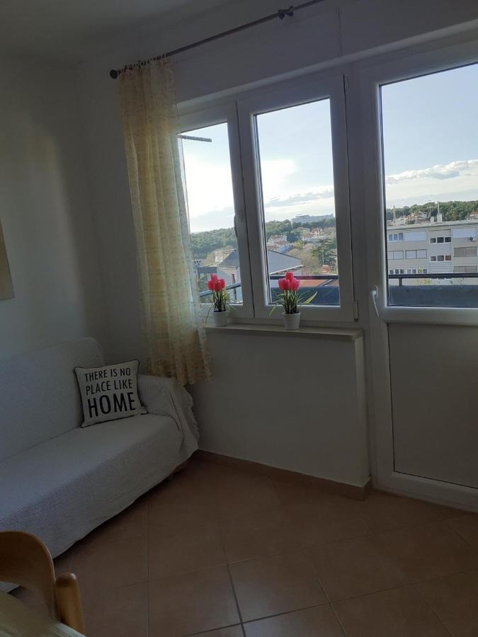 Ferienwohnung Nada 5 - Apartman S Pogledom Na More Pula Exterior foto