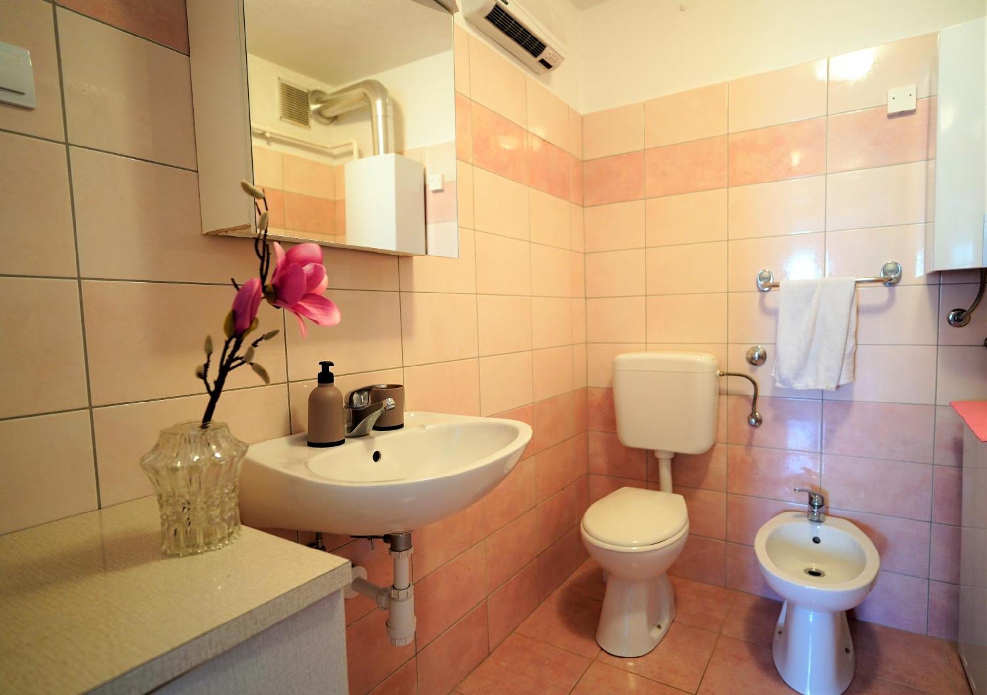 Ferienwohnung Nada 5 - Apartman S Pogledom Na More Pula Exterior foto