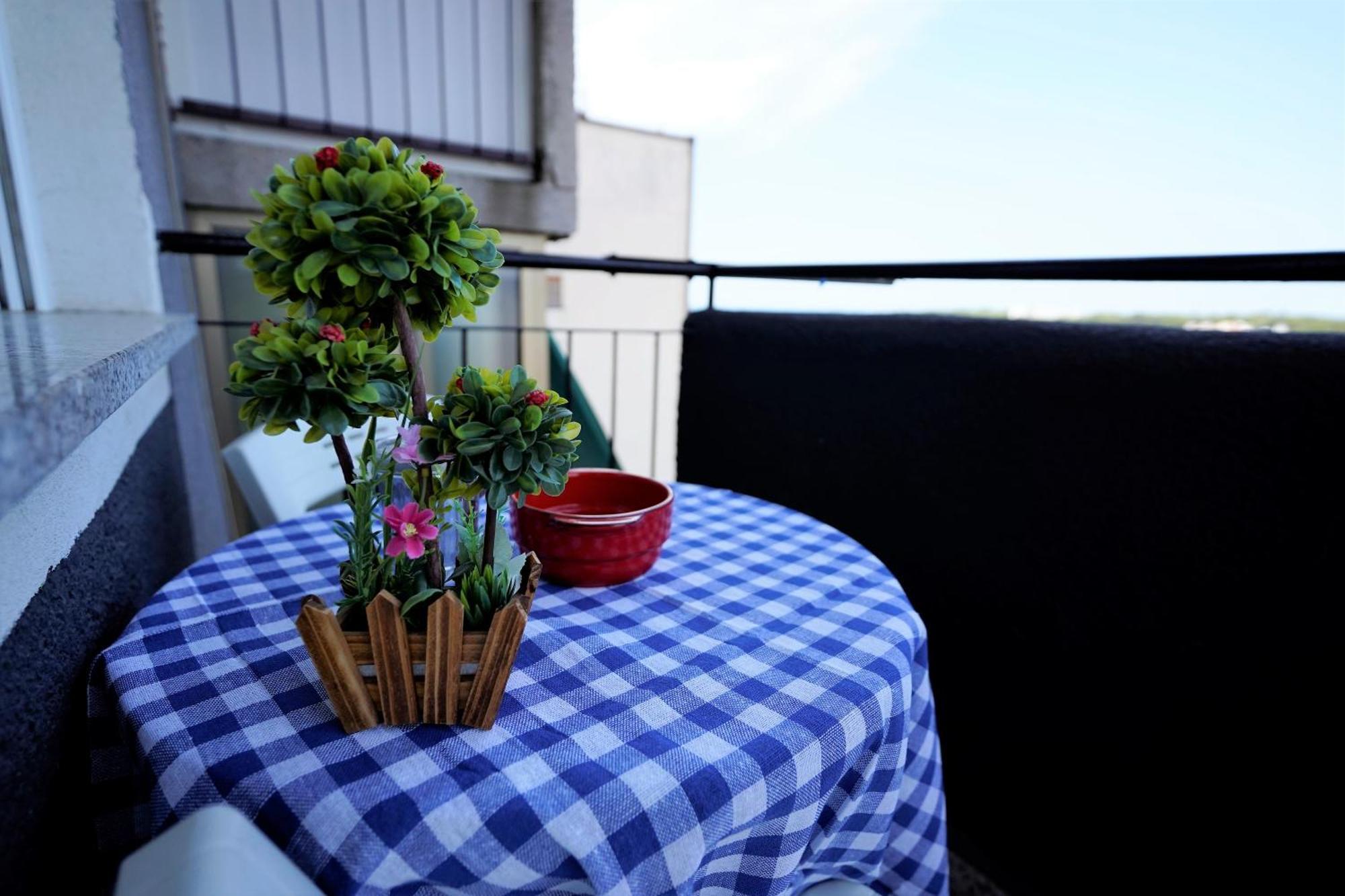 Ferienwohnung Nada 5 - Apartman S Pogledom Na More Pula Exterior foto