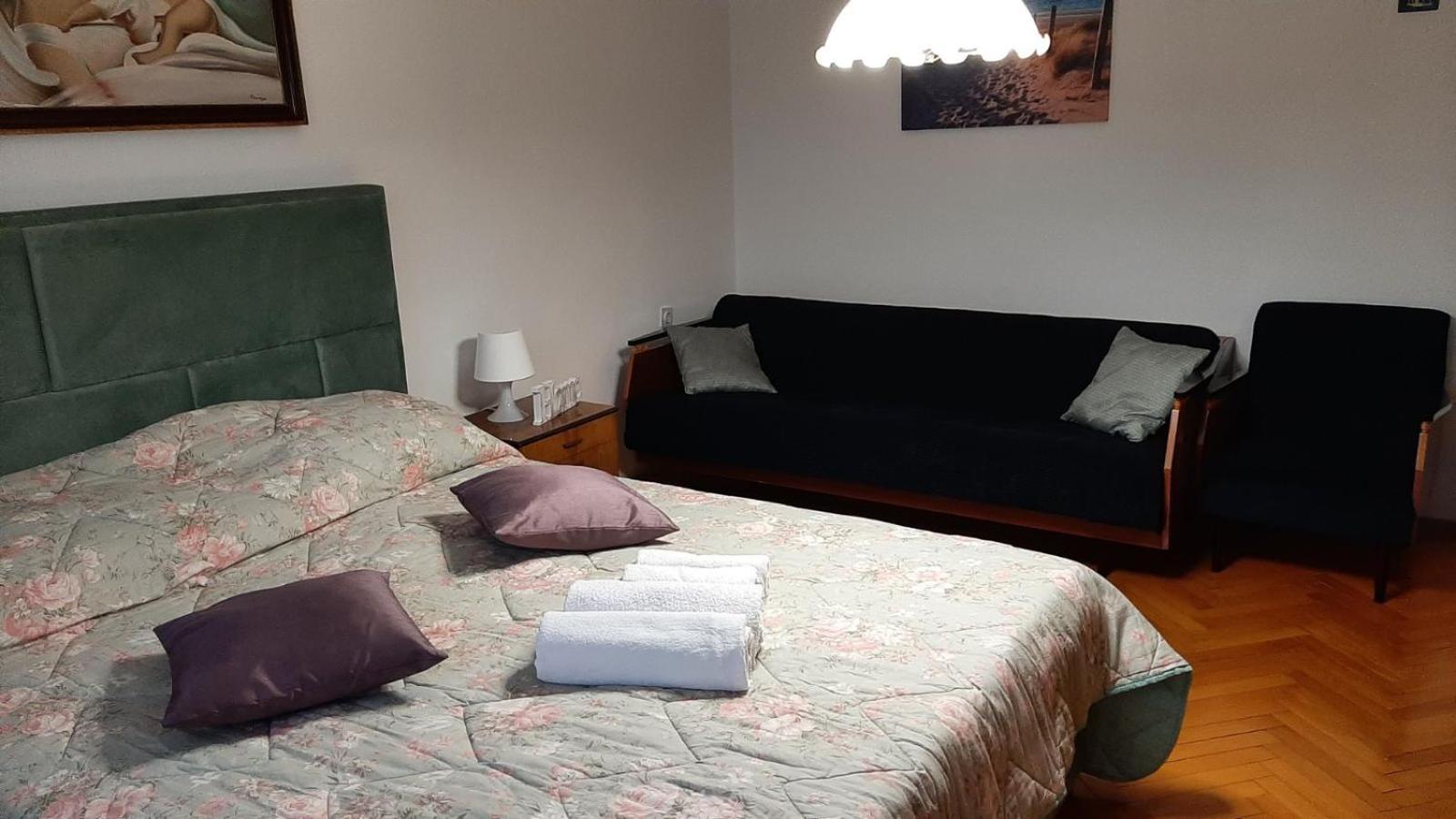 Ferienwohnung Nada 5 - Apartman S Pogledom Na More Pula Exterior foto